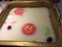 -尚尚仙·酸汤猪手·猪肚鸡火锅(华联万柳购物中心店)