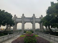 -中山大学广州校区南校园北门广场