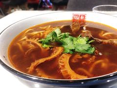 红烧香辣牛三宝面-老张牛肉面(大卫城店)