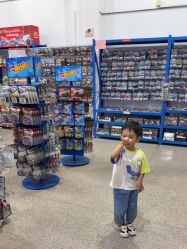 -逝水玩具折扣店