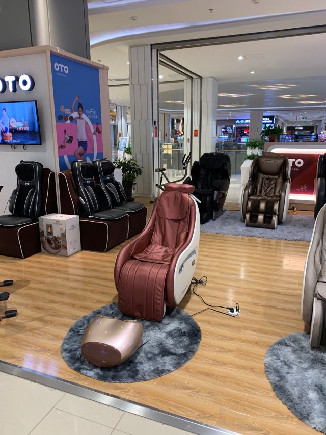 哐哧哐哧 免费体验了一个小时 好舒服 这款按摩椅垫很小巧 还有加热