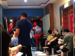 等位区-傣妹火锅(南京东路一店)