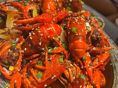 -肥肥虾庄·金牌油焖大虾(汉街SKP店)