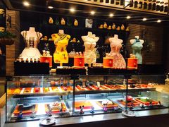 面包甜点陈列柜-富力希尔顿酒店·地阔自助餐厅