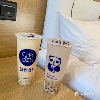 这次又点了杨枝甘露和桂花酒酿奶茶，两个都是店里的招牌