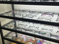 -LOGO眼镜·蔡司品牌折扣店(龙华清湖店)