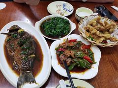 -胡子饮食店