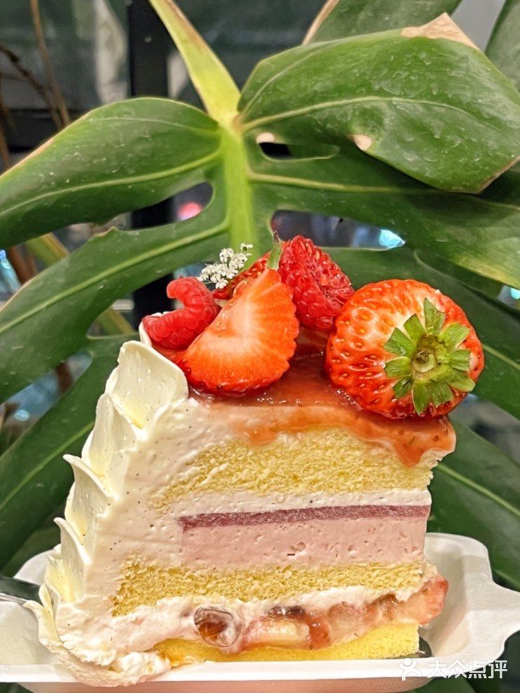 每一个草莓蛋糕，都藏着一颗浪漫的心🍓