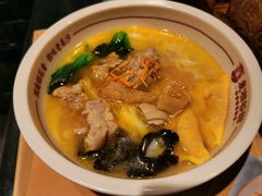 -呷佬·长沙手工米粉(金沙江路店)