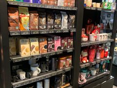 零售区-星巴克臻选(南京金茂览秀城店)