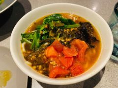 油鸡㙡凉米线-半山腰·云南菜(侨福芳草地店)