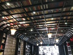 -钟书阁(松江泰晤士小镇店)