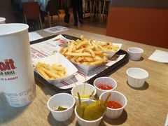 -The Habit Burger Grill 哈比特汉堡(复兴soho店)
