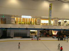 -冰纷万象滑冰场(赣州华润万象城店)