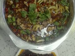 -兔行天下-鸿鹤鲜锅兔(中海国际店)