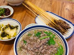 -云阿蛮云南生烫牛肉米线(奉贤路店)