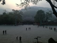 -峨眉山报国寺