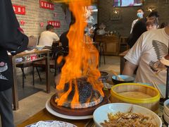 腊肉蜂窝煤-局气烤鸭·北京菜(前门店)