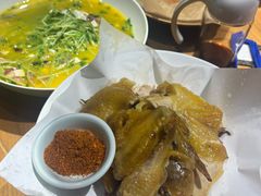 -头上红煨盐鸡·非遗院子餐厅
