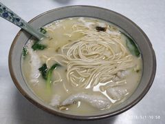 招牌黄鱼面-明呈黄鱼面馆(斜土路店)