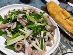 韭菜炒章鱼-老院子饭店·鲁菜·海鲜·家常菜