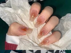 -悦指间美甲美睫