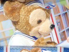 -小镇影院迪士尼小熊Duffy与他的朋友合影地