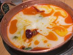 -洱火云南酸菜牛肉火锅(石景山当代商城店)