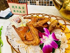 红烧乳鸽-津津菜馆(绝没分店)