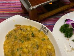 -香巴拉云南餐厅(华莱坞店)