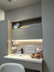 -佳颜轻医美·美学抗衰中心