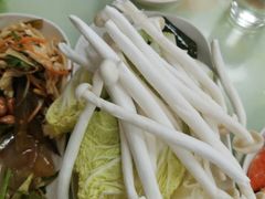 -荣吉招牌自助骨头锅(顾乡店)