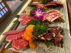 和牛六拼-明洞阿姨·韩式酱蟹烤肉·创意料理(三元桥店)