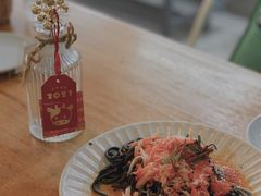 阿拉斯加蟹肉配海胆酱墨鱼汁意面-CHILLAX轻乐时(侨建·Hi City店)