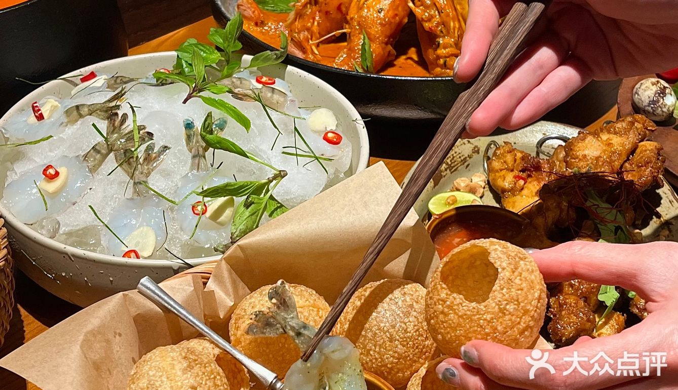 𓌉🥘𓇋到清迈了 跟东莞似的…