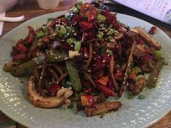 -胡桃里音乐餐厅(陶溪川店)(川湘赣菜·世界百大酒庄直供红酒·音乐表演)