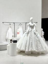 -城市花园婚纱摄影