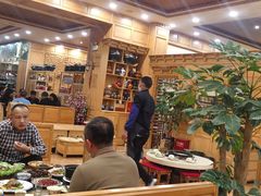 大堂-三锅莊·牦牛肉火锅·香格里拉特色藏餐宴请餐厅(昆明创始店)