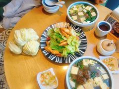 -金莹丸子汤清真(朝外SOHO店)