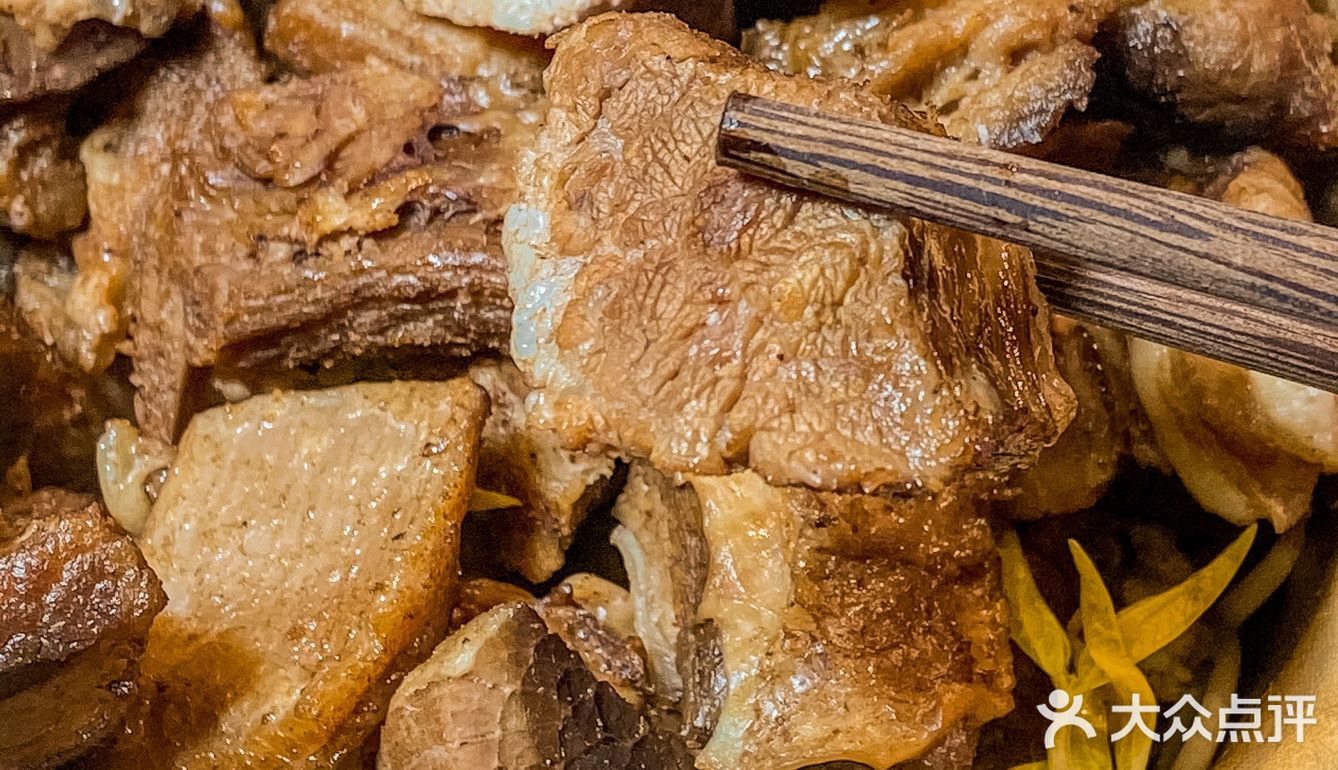吃火锅先喝汤[调皮]华阳这家牛排火锅太宝藏了