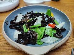 -云海肴·汽锅鸡·云南菜(天山百盛优客店)