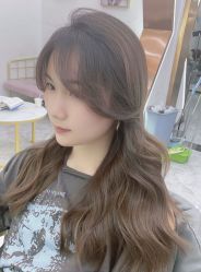 点击看大图 -V8潮牌·接发烫染连锁