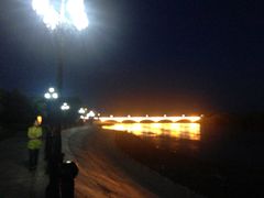 -布尔津河堤夜市