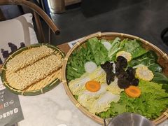 -尚尚仙·酸汤猪手·猪肚鸡火锅(华联万柳购物中心店)