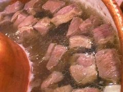 -毛辣果·贵州红酸汤牛肉火锅(西单店)