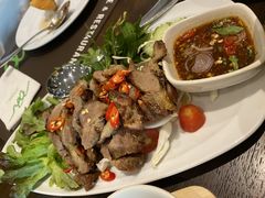 -Chom Cafe and Restaurant