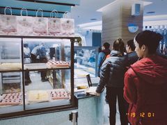 面包甜点陈列柜-奈雪的茶(亨特国际广场店)