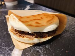 腊牛肉夹馍-清真盛志望麻酱酿皮·非遗老字号