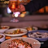 外滩超好看露台小酒馆，喝喝酒，吹吹风~