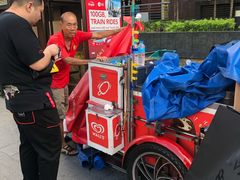 -詹爷爷乌节路街头冰淇淋